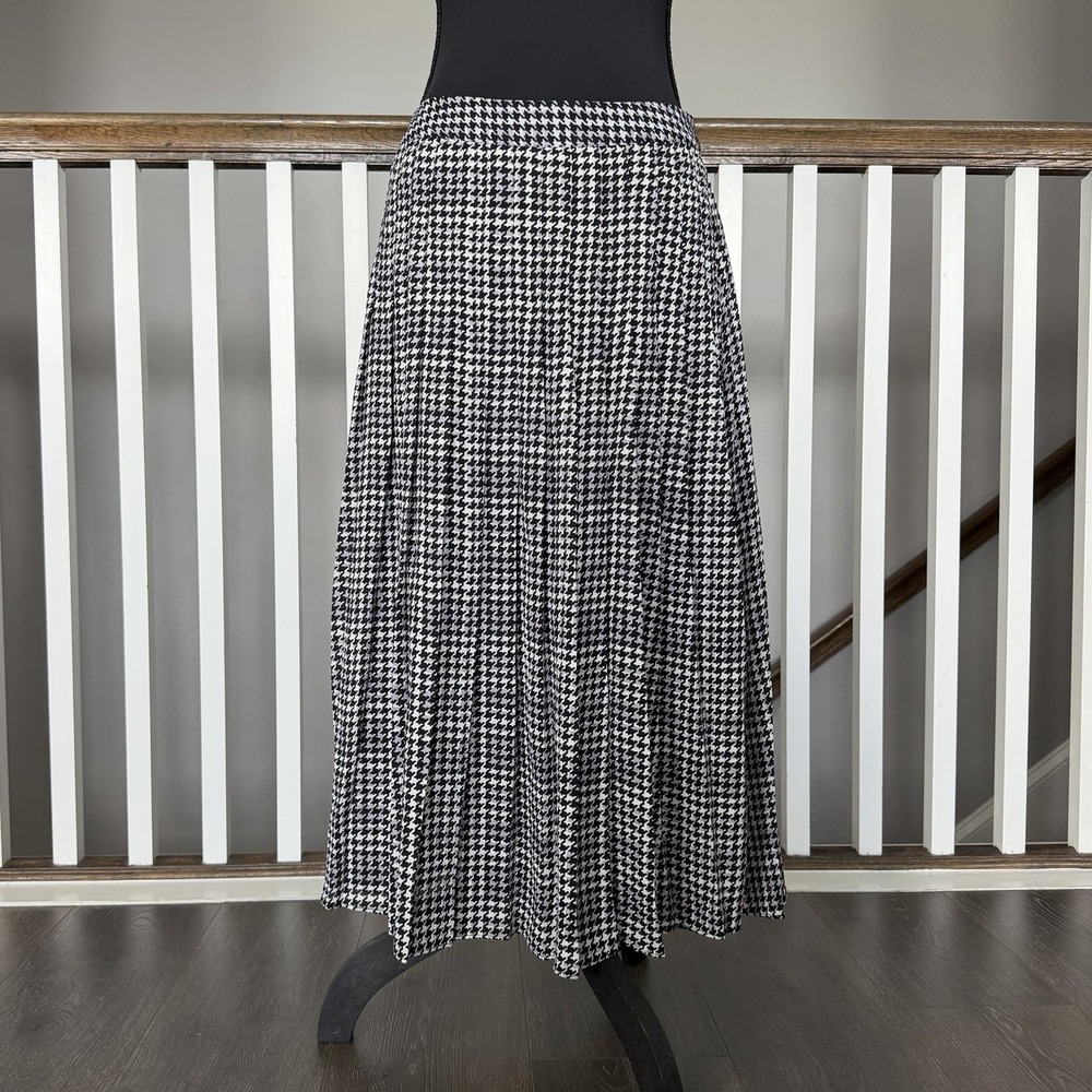 White House Black Market WHBM Houndstooth Pleated Midi Skirt 4 Preppy Academia